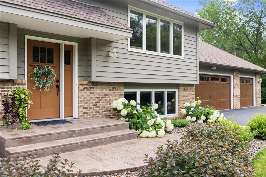 16585 Pebblebrook Court, Prior Lake, MN photo 2