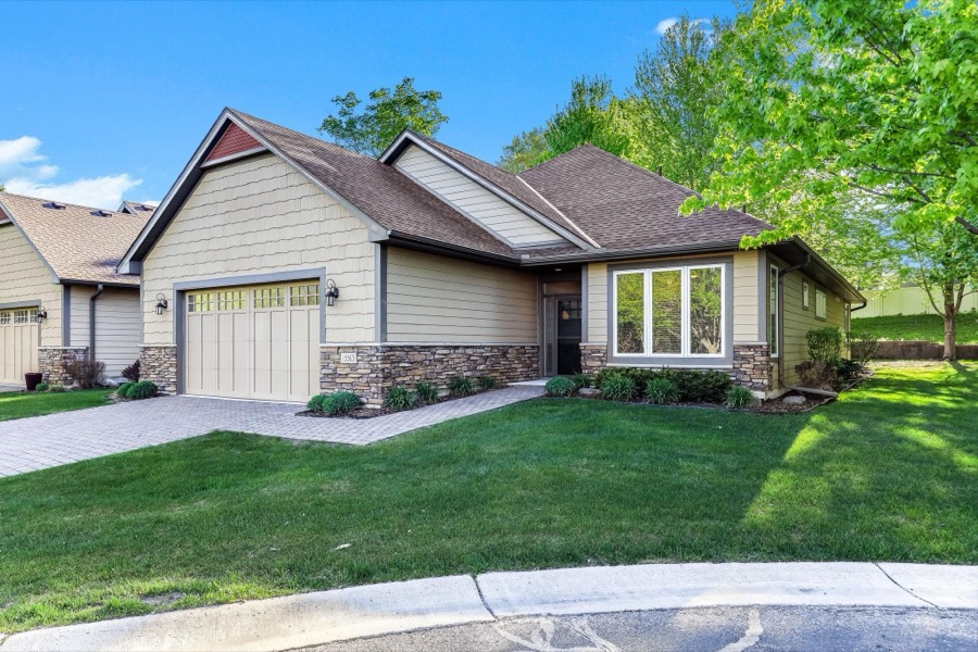 15563 Drake Circle NW, Prior Lake, MN photo 2