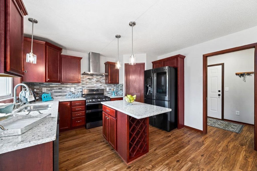 16268 Tahinka Court NW, Prior Lake, MN photo 11