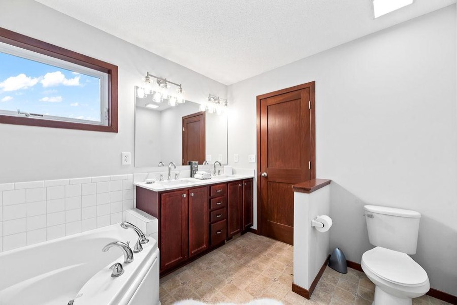 16268 Tahinka Court NW, Prior Lake, MN photo 22