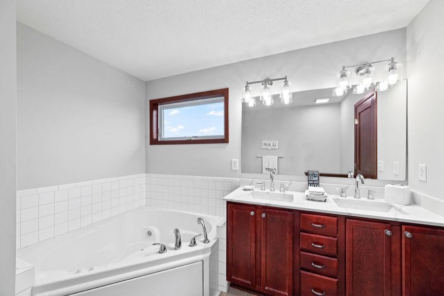 16268 Tahinka Court NW, Prior Lake, MN photo 23