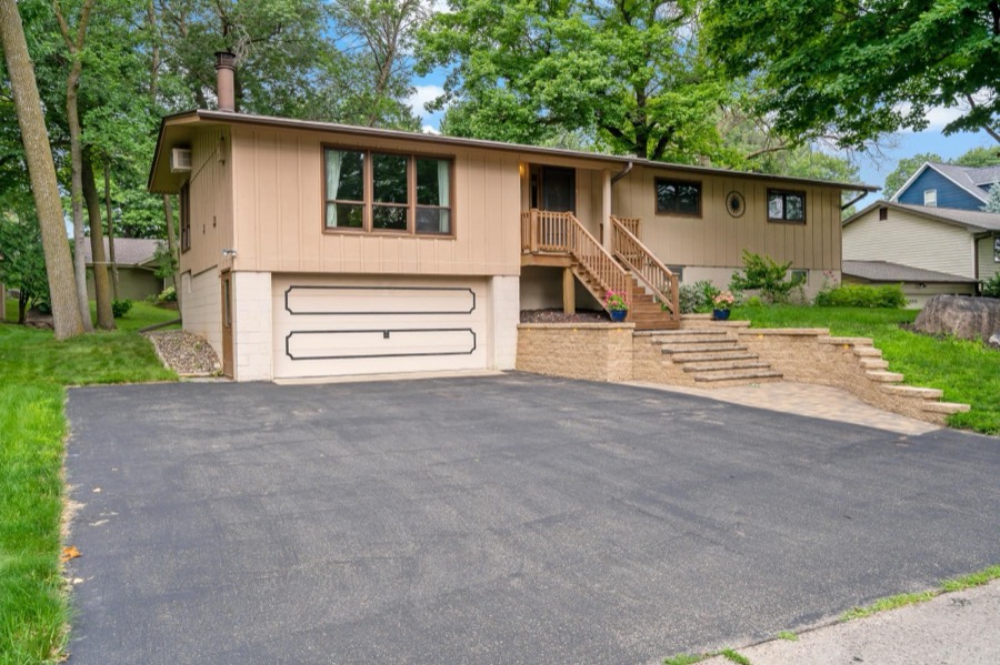 14873 Pixie Point Circle SE, Prior Lake, MN photo 2