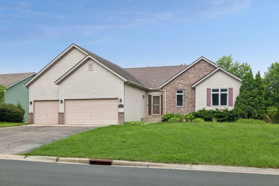 14314 Robin Road NE, Prior Lake, MN photo 1