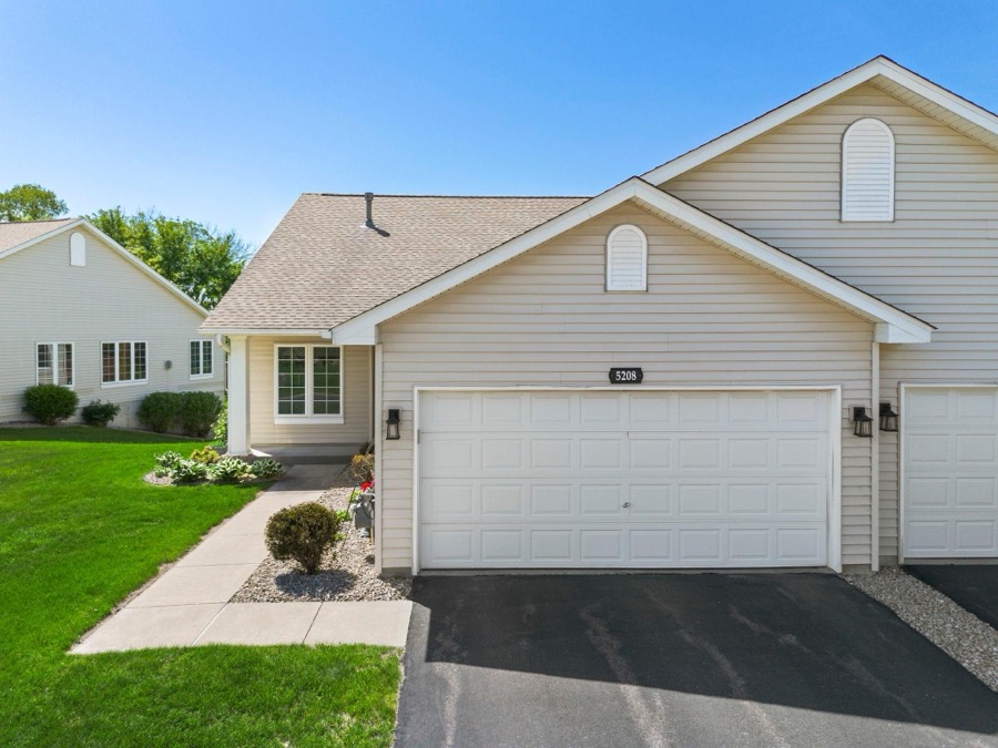 5208 Deerfield Lane SE, Prior Lake, MN photo 2