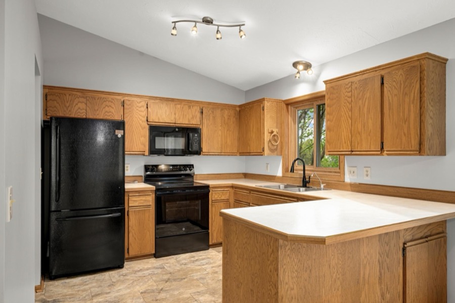 16690 Willow Lane SW, Prior Lake, MN photo 4