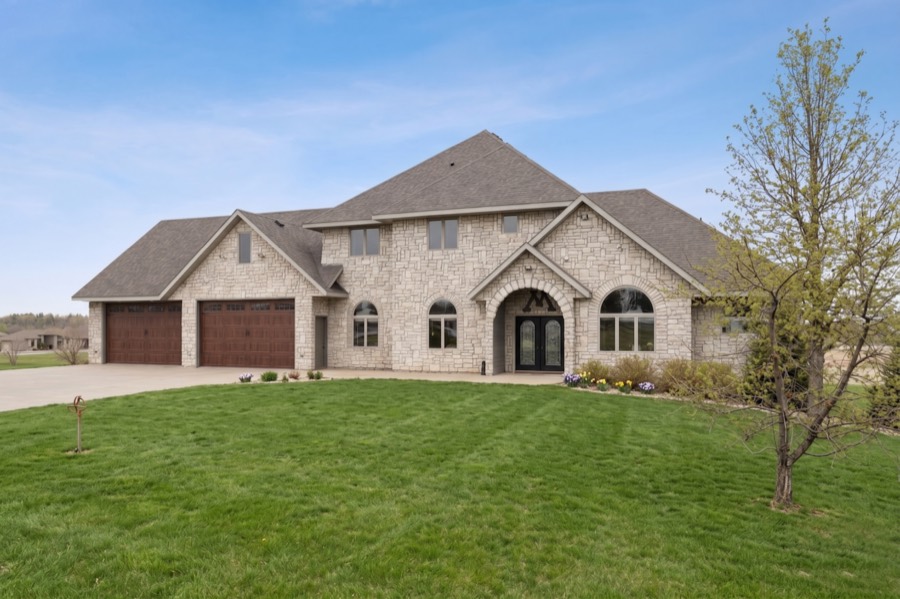 20951 Prairie Hills Lane, Prior Lake, MN photo 5
