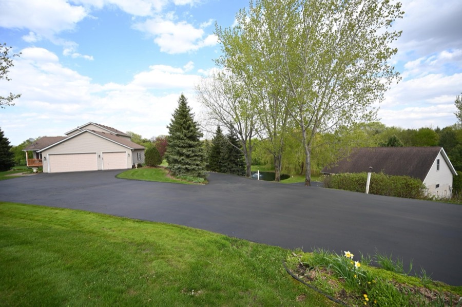 20247 Lake Ridge Drive, Prior Lake, MN photo 3