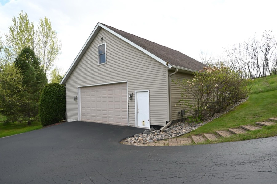 20247 Lake Ridge Drive, Prior Lake, MN photo 4