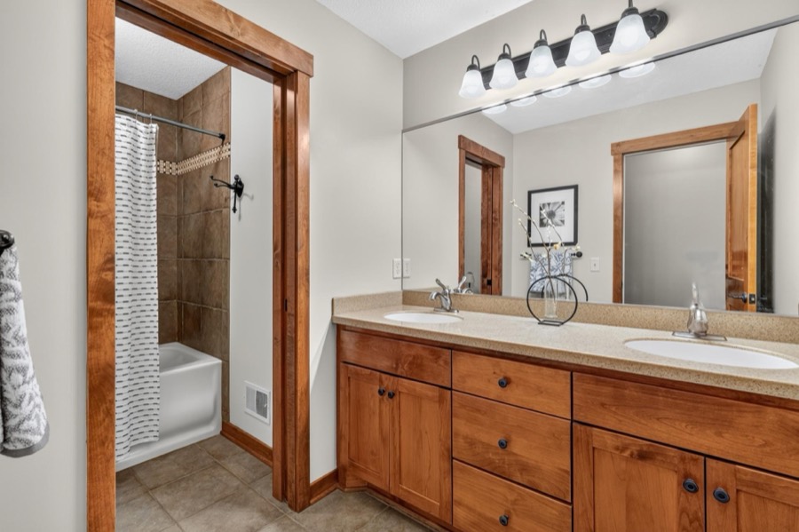 5488 Fairlawn Shores Trail SE, Prior Lake, MN photo 47