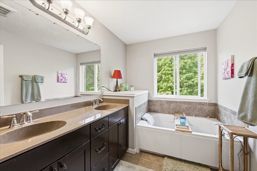 14358 Parkside Court NW, Prior Lake, MN photo 16