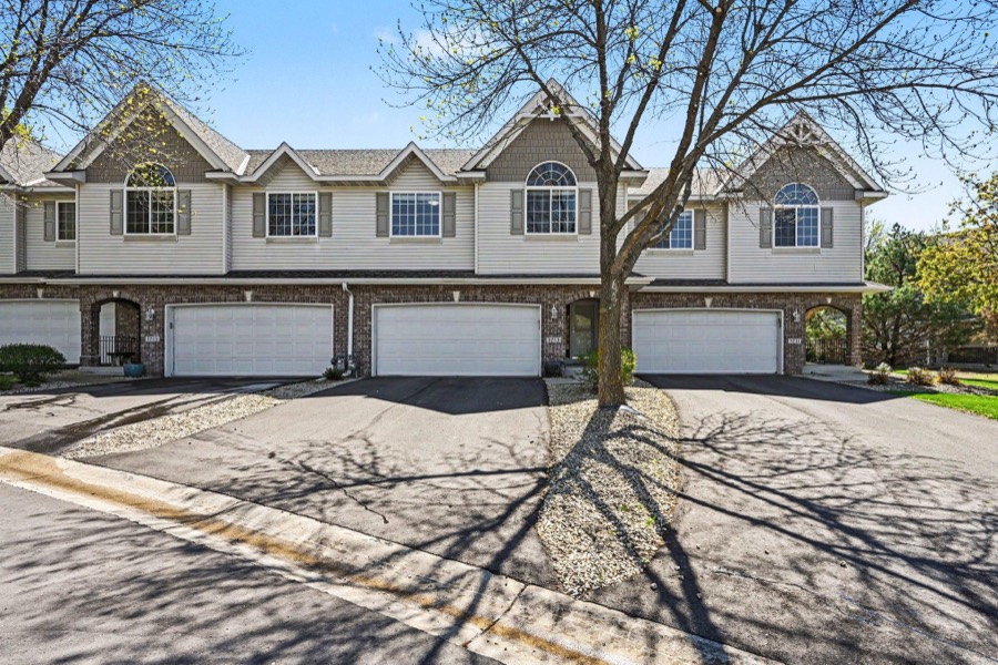 3713 Fox Tail Trail NW, Prior Lake, MN photo 2