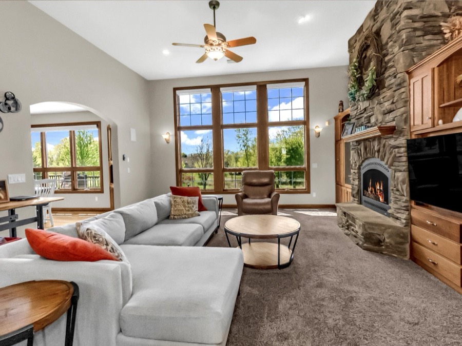 19700 Oak Grove Avenue, Prior Lake, MN photo 4