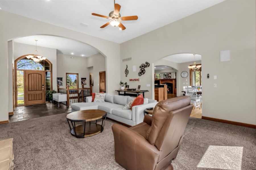 19700 Oak Grove Avenue, Prior Lake, MN photo 6
