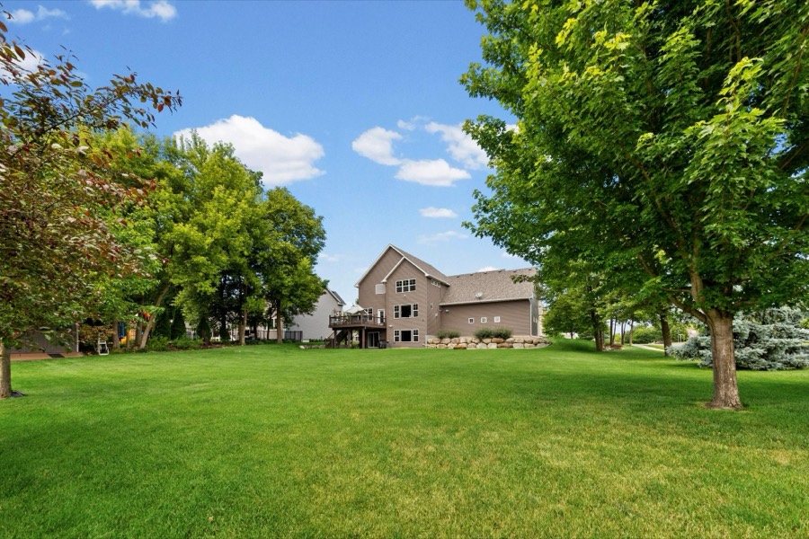 3339 Sunray Court SW, Prior Lake, MN photo 2
