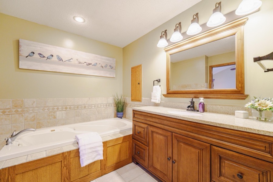 20881 Lake Ridge Drive, Prior Lake, MN photo 25