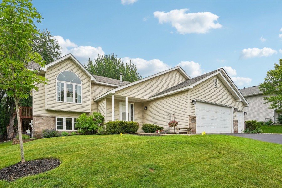 14079 Bluebird Trail NE, Prior Lake, MN photo 2
