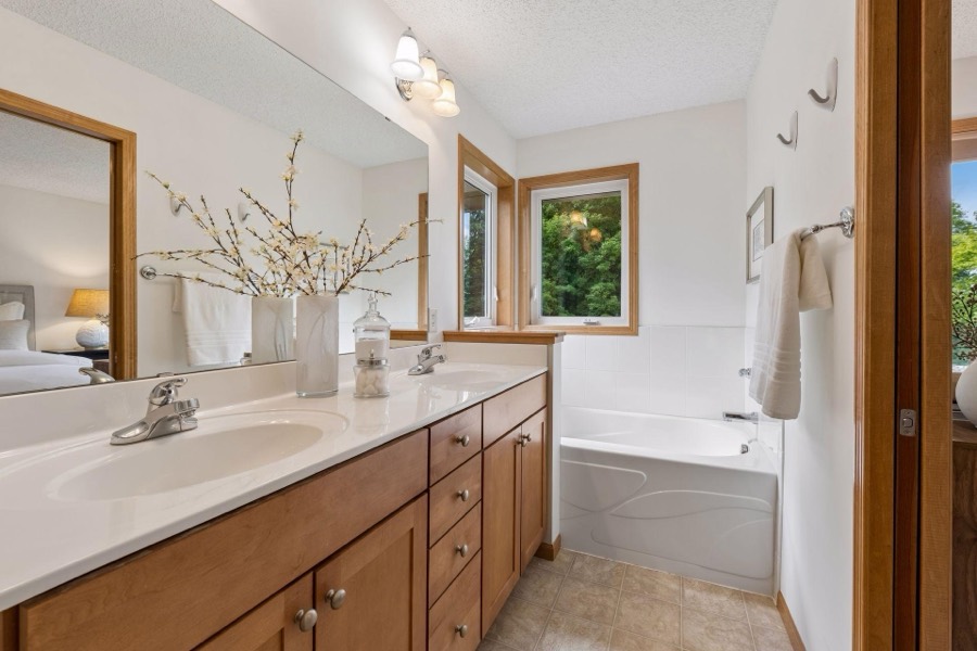 3876 Raspberry Ridge Road NW, Prior Lake, MN photo 18