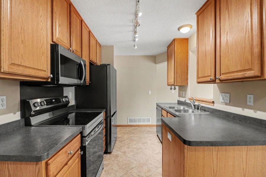 14260 Fountain Hills Court NE, Prior Lake, MN photo 11