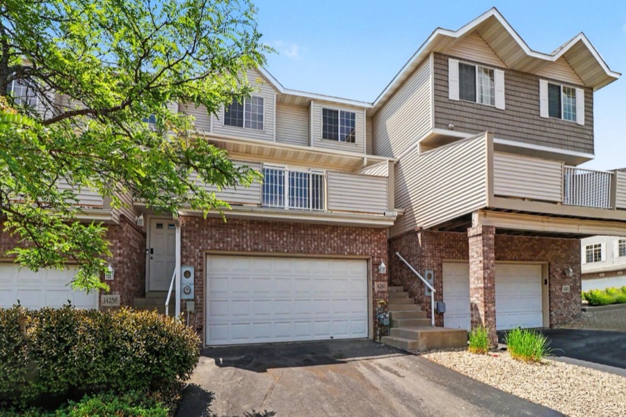 14260 Fountain Hills Court NE, Prior Lake, MN photo 2
