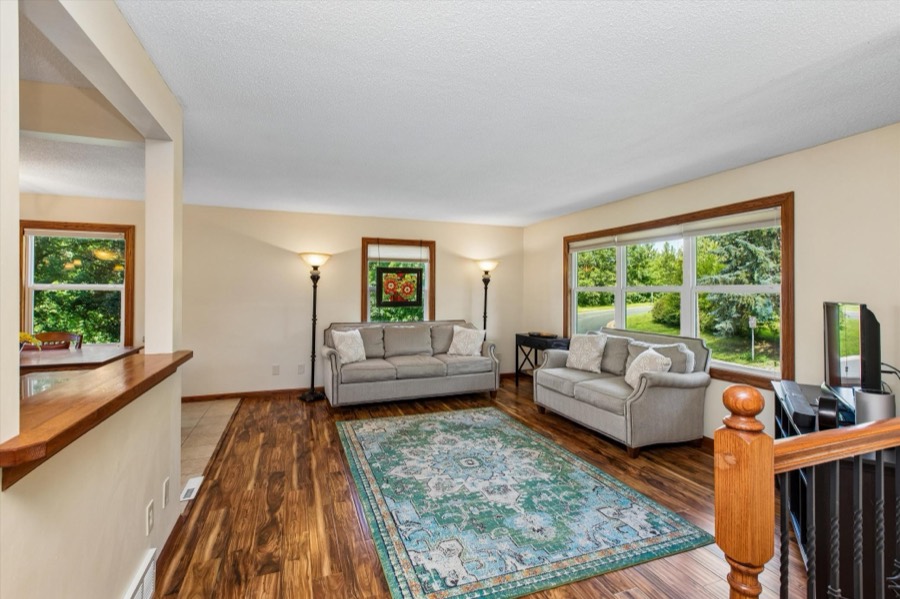 5281 Shore Trail NE, Prior Lake, MN photo 3