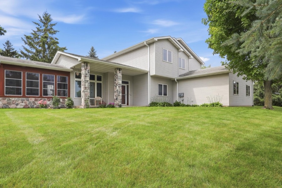 14513 Glendale Avenue SE, Prior Lake, MN photo 2