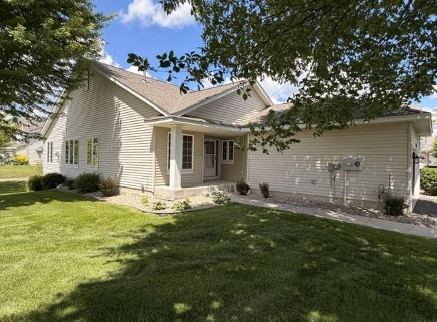 5420 Deerfield Circle SE, Prior Lake, MN photo 3