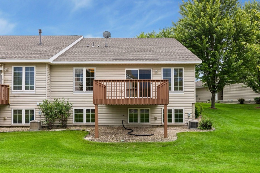5420 Deerfield Circle SE, Prior Lake, MN photo 4