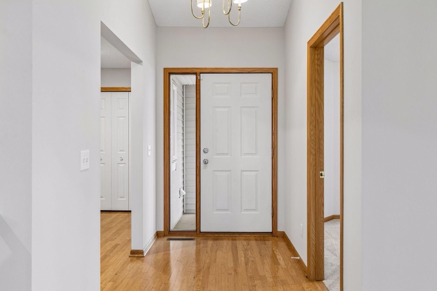 5420 Deerfield Circle SE, Prior Lake, MN photo 5