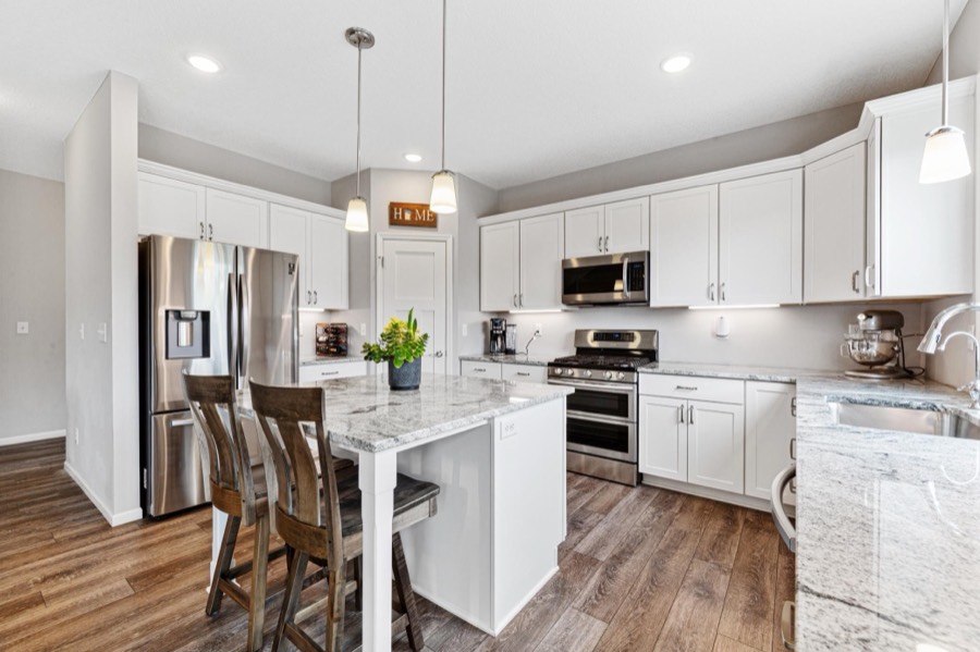 17821 Meadows Way SE, Prior Lake, MN photo 4