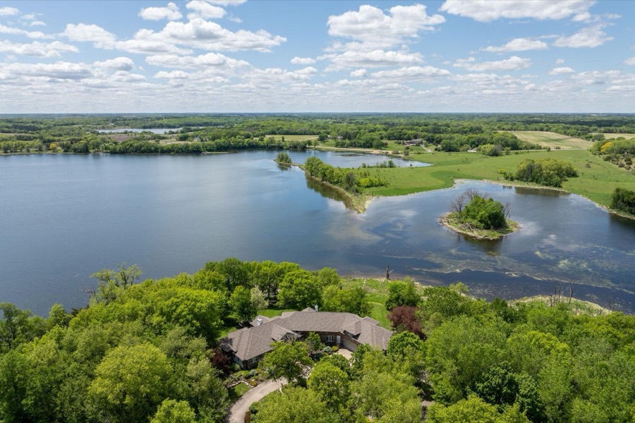 5441 Raven Point Road, Prior Lake, MN photo 1