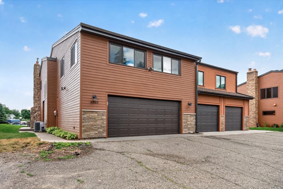 4060 Grainwood Trail NE, Prior Lake, MN photo 4