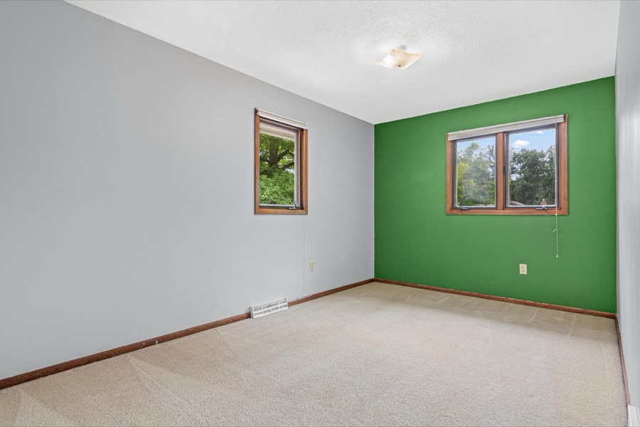 5915 Hidden Oaks Circle SE, Prior Lake, MN photo 12