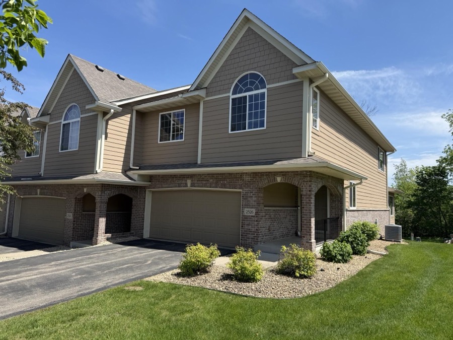 2526 Waterfall Way NW, Prior Lake, MN photo 1