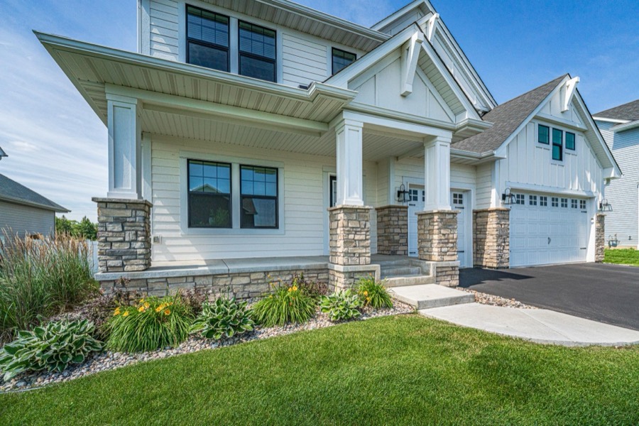 17652 Jett Circle SE, Prior Lake, MN photo 2