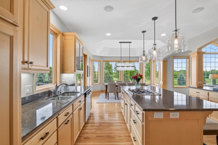 19295 Oak Grove Avenue, Prior Lake, MN photo 40