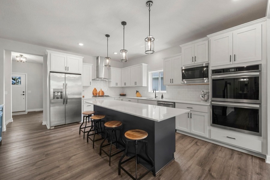 17580 Jett Circle SE, Prior Lake, MN photo 4