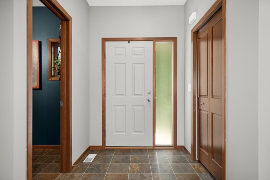 16280 Tahinka Court NW, Prior Lake, MN photo 6
