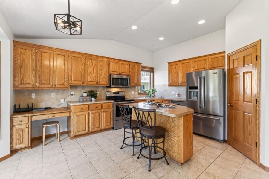 14943 Hillside Circle NW, Prior Lake, MN photo 3