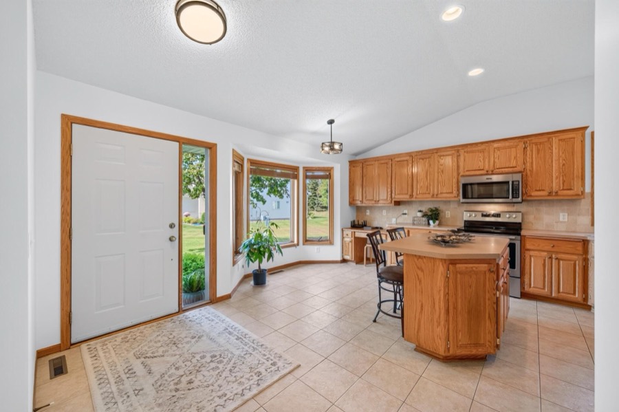 14943 Hillside Circle NW, Prior Lake, MN photo 5
