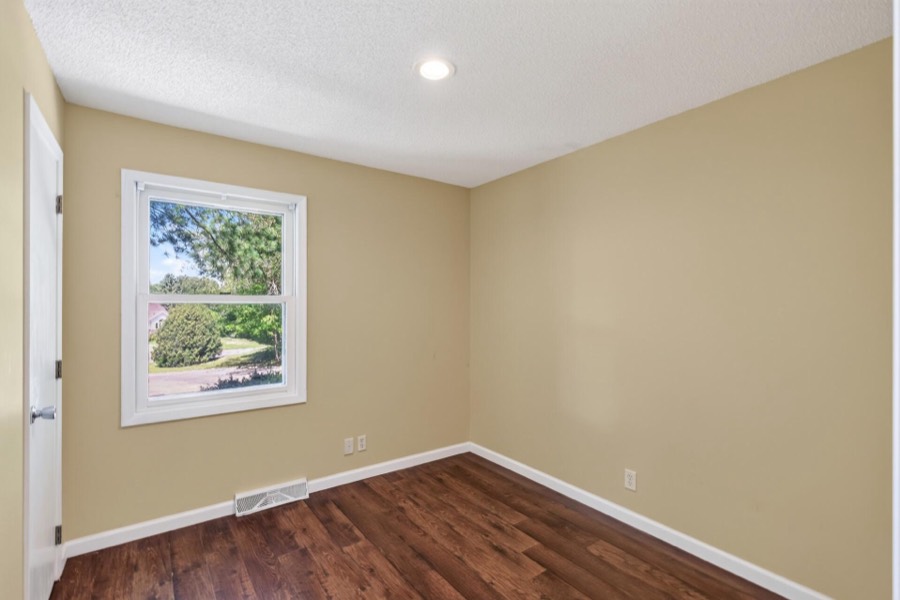 5795 Shannon Trail SE, Prior Lake, MN photo 22