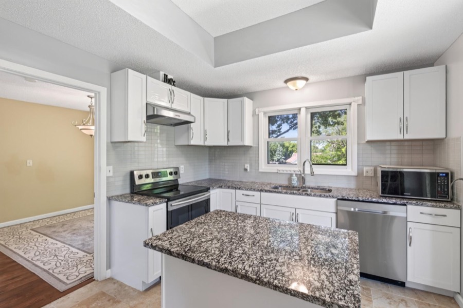 5795 Shannon Trail SE, Prior Lake, MN photo 4
