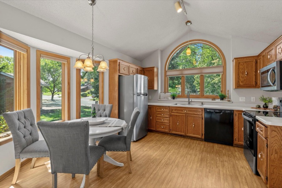 14231 Candlewood Lane NE, Prior Lake, MN photo 4