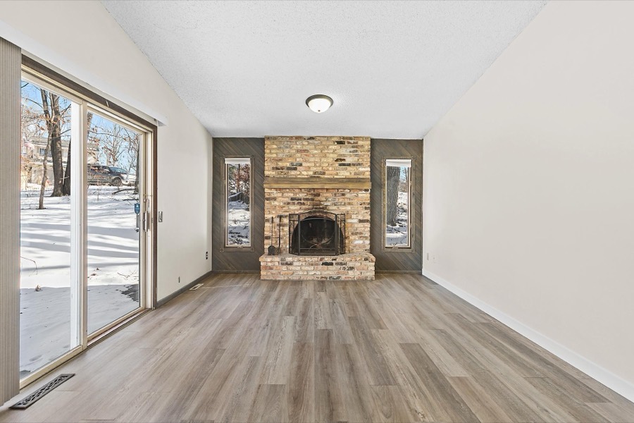 5885 Hidden Oaks Circle SE, Prior Lake, MN photo 10