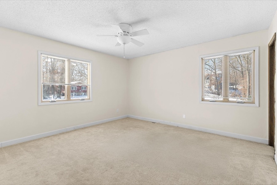 5885 Hidden Oaks Circle SE, Prior Lake, MN photo 14
