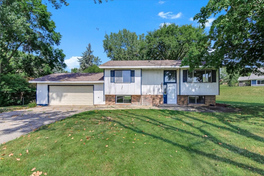 5512 Woodside Road SE, Prior Lake, MN photo 1