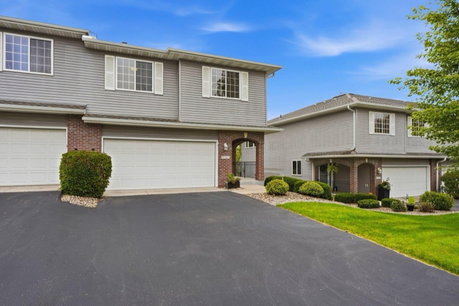 15567 Brookside Lane NW, Prior Lake, MN photo 3
