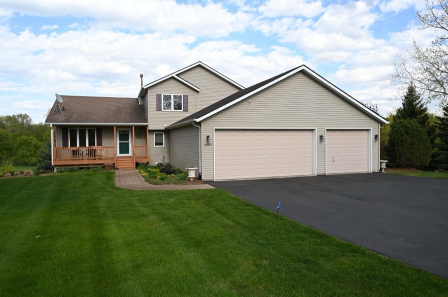 20247 Lake Ridge Drive, Prior Lake, MN