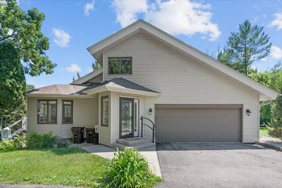 4131 Eau Claire Trail NE, Prior Lake, MN