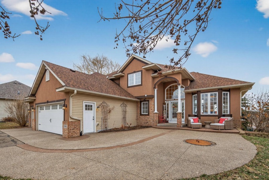 3308 Wild Horse Pass NW, Prior Lake, MN