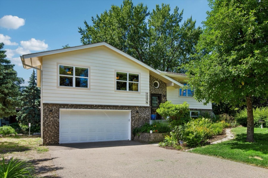 5281 Shore Trail NE, Prior Lake, MN